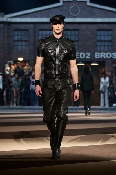 Look 54